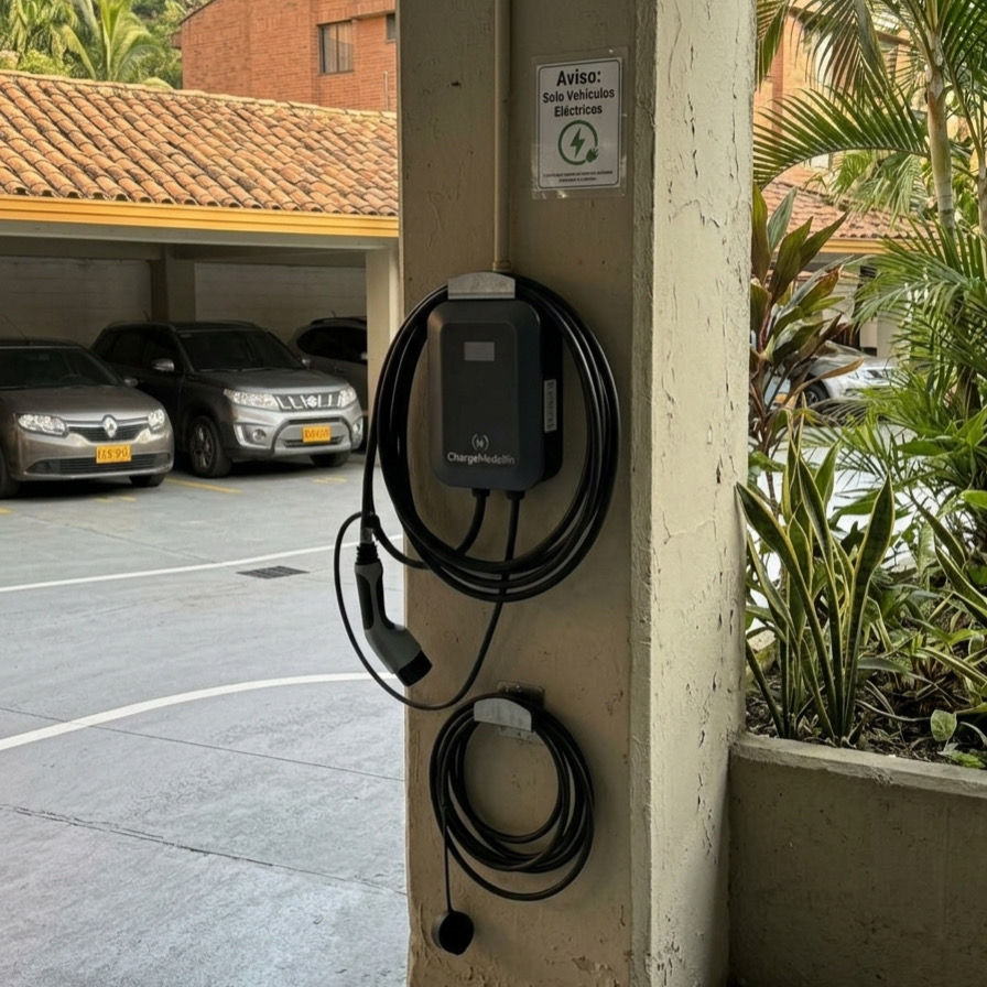 Cargador eléctrico Poblado Medellín